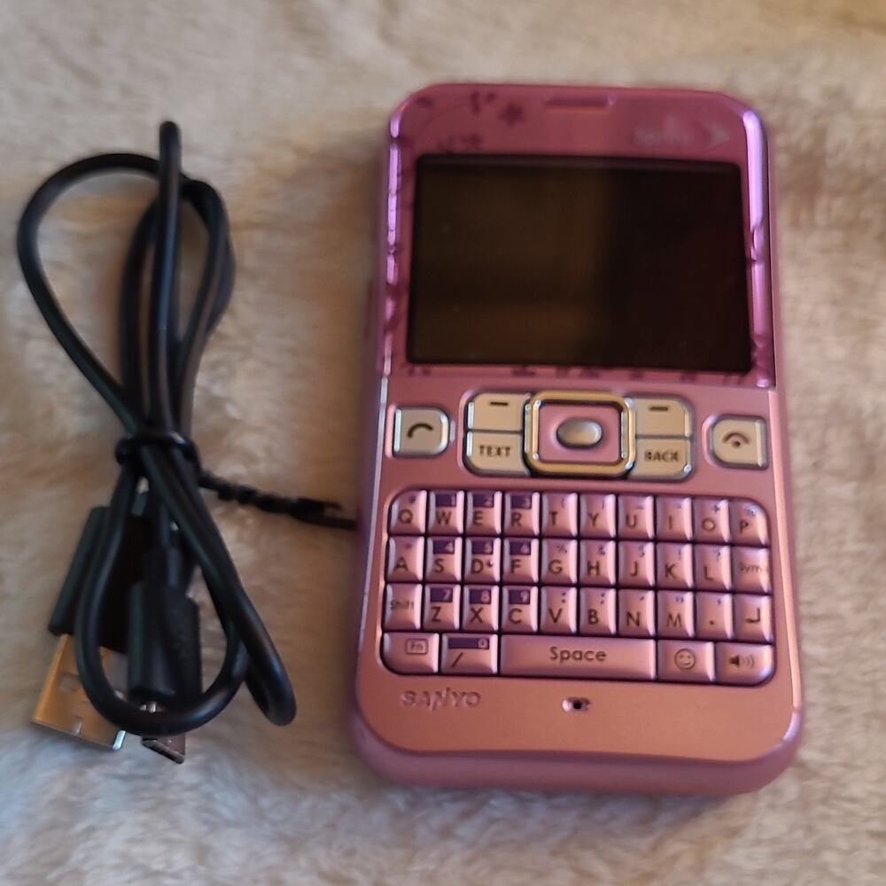 SANYO SCP 2700 Sprint Pink Bar Phone QWERTY Camera 16MB w/ Charger